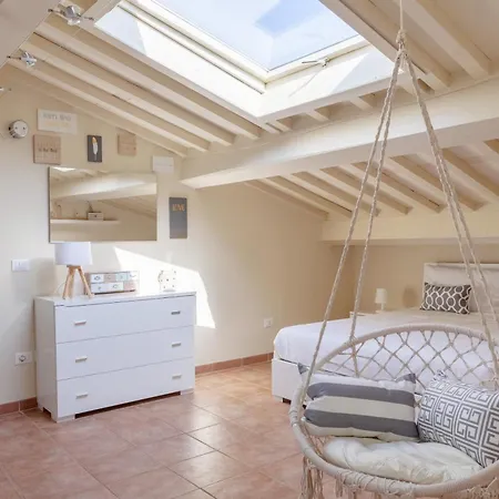 شقة White Attic *