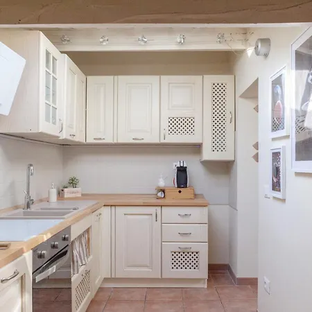 White Attic * لوكا