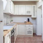 White Attic لوكا