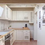White Attic * لوكا