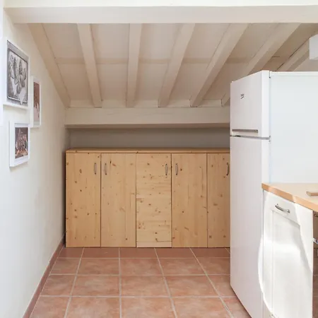 Apartment White Attic *