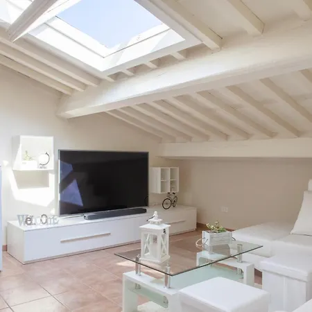 公寓 White Attic *