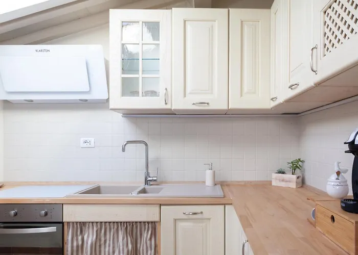 White Attic 아파트 루카