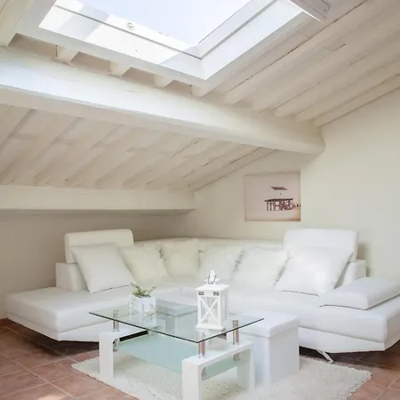 White Attic * Lucques